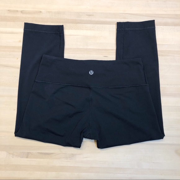 lululemon athletica Pants - Lululemon Black Low Rise Crop Leggings